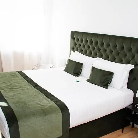 At Vatican Apartment&rooms Guest house *