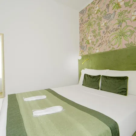 At Vatican Apartment&rooms 4* Rome